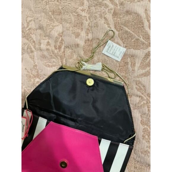 Juicy Couture Medium Size Clutch - New with Tags - Picture 6 of 8
